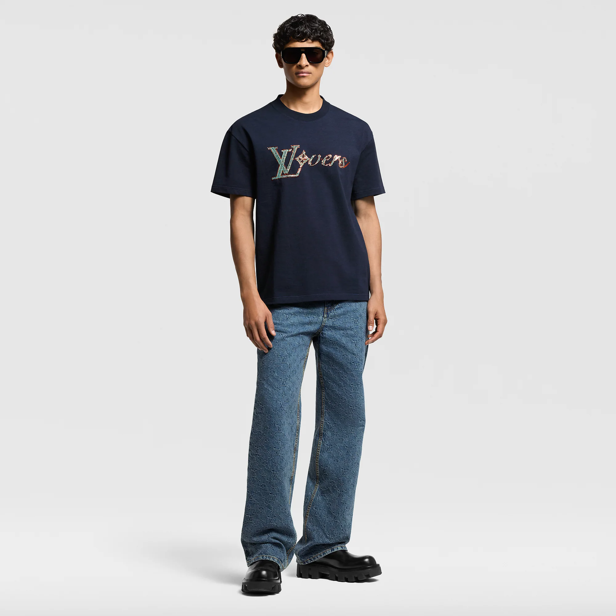lv-vers-embellished-short-sleeved-t-shirt-4301